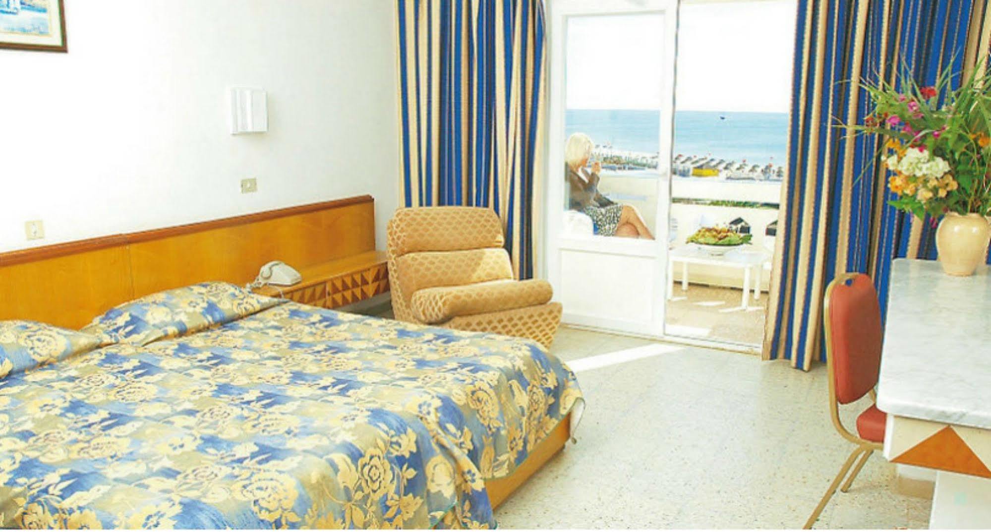 Hotel Les Colombes Hammamet Exterior photo